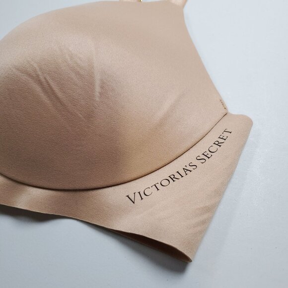 Victoria's Secret Plunge No Wire Bra Women Size Medium NWT Lightly Lined Comfort - Picture 2 of 10
